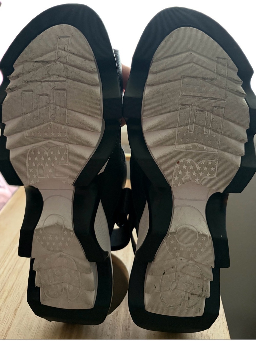 SOREL Kinetic Impact Sling Sandal Black/White/Red Size 8 - EXCELLENT - Picture 14 of 14